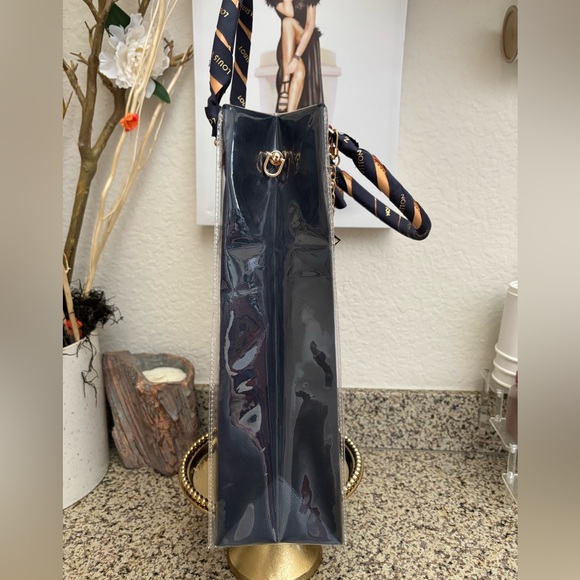 🌲Louis Vuitton Holiday Gift bag Tote🌲 - Picture 6 of 8